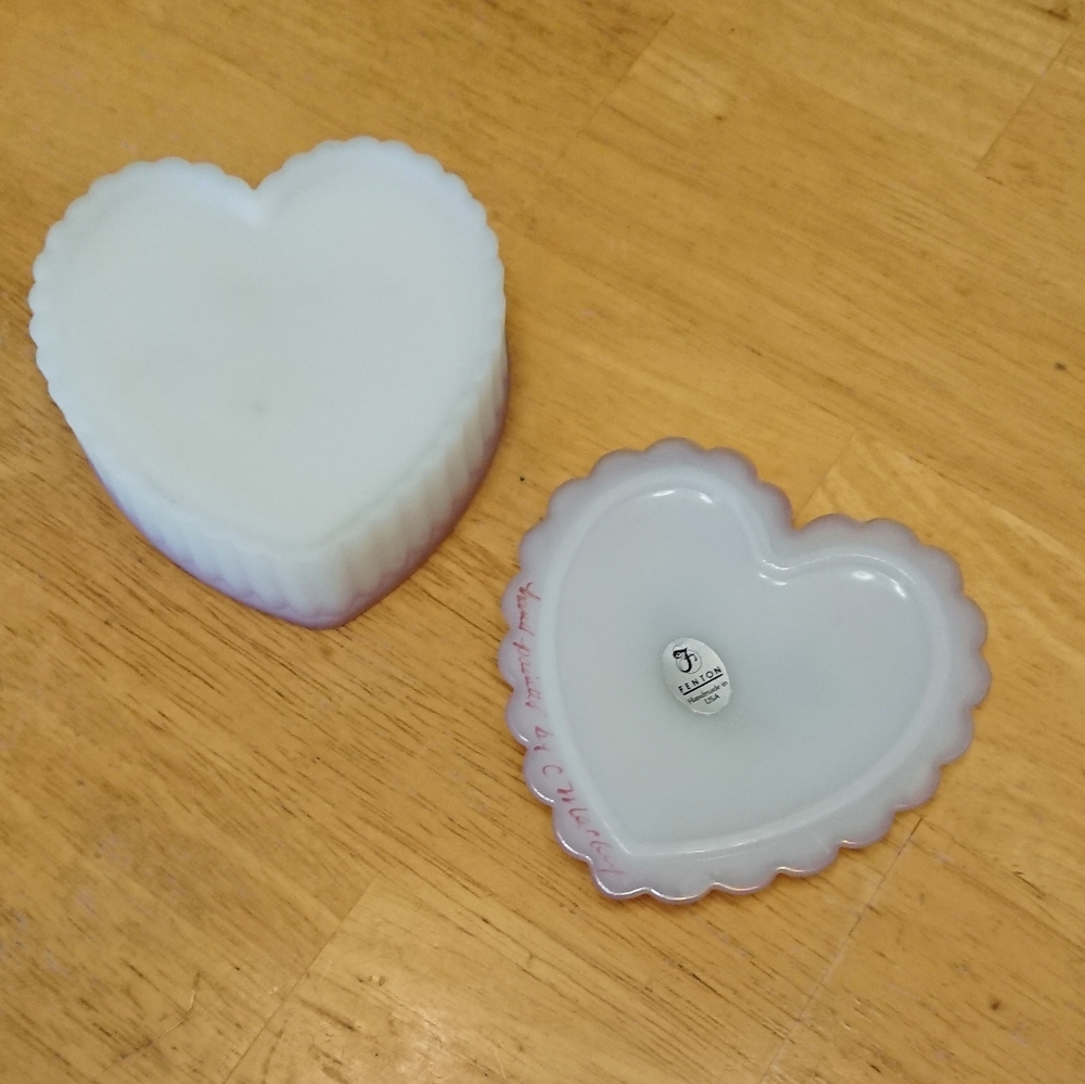 Fenton Hand Painted Heart   Trinket Art Glass - Picture 8 of 13